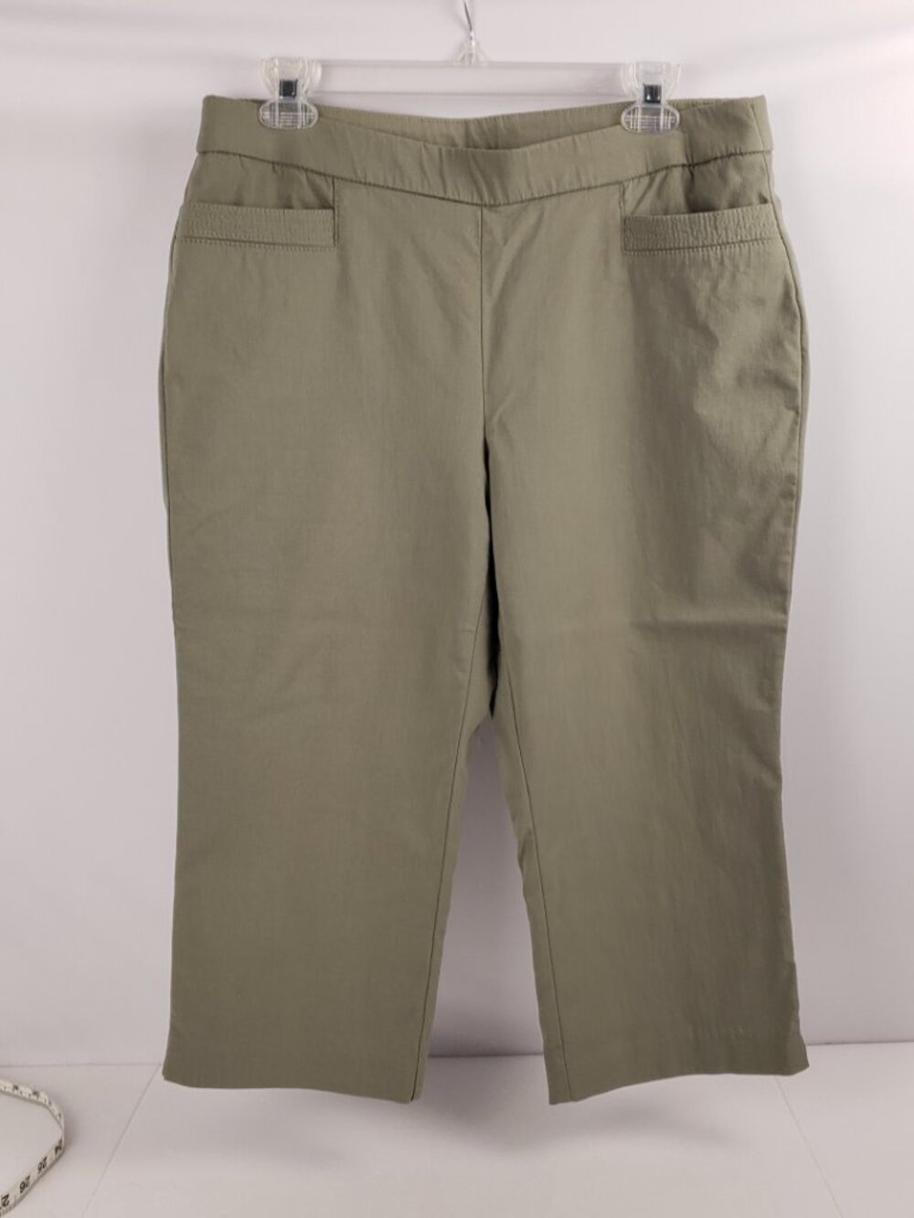 Studio Works 10P Pull On Capris Khaki Green Tan Womens Stretch Petite Pockets